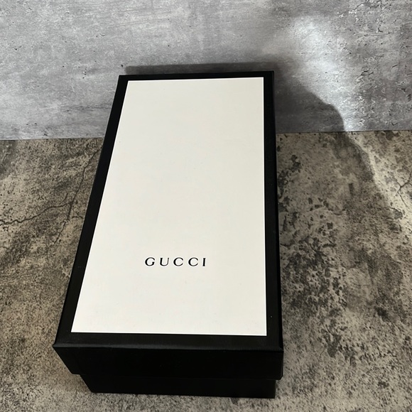 New empty Gucci shoebox - Picture 1 of 4